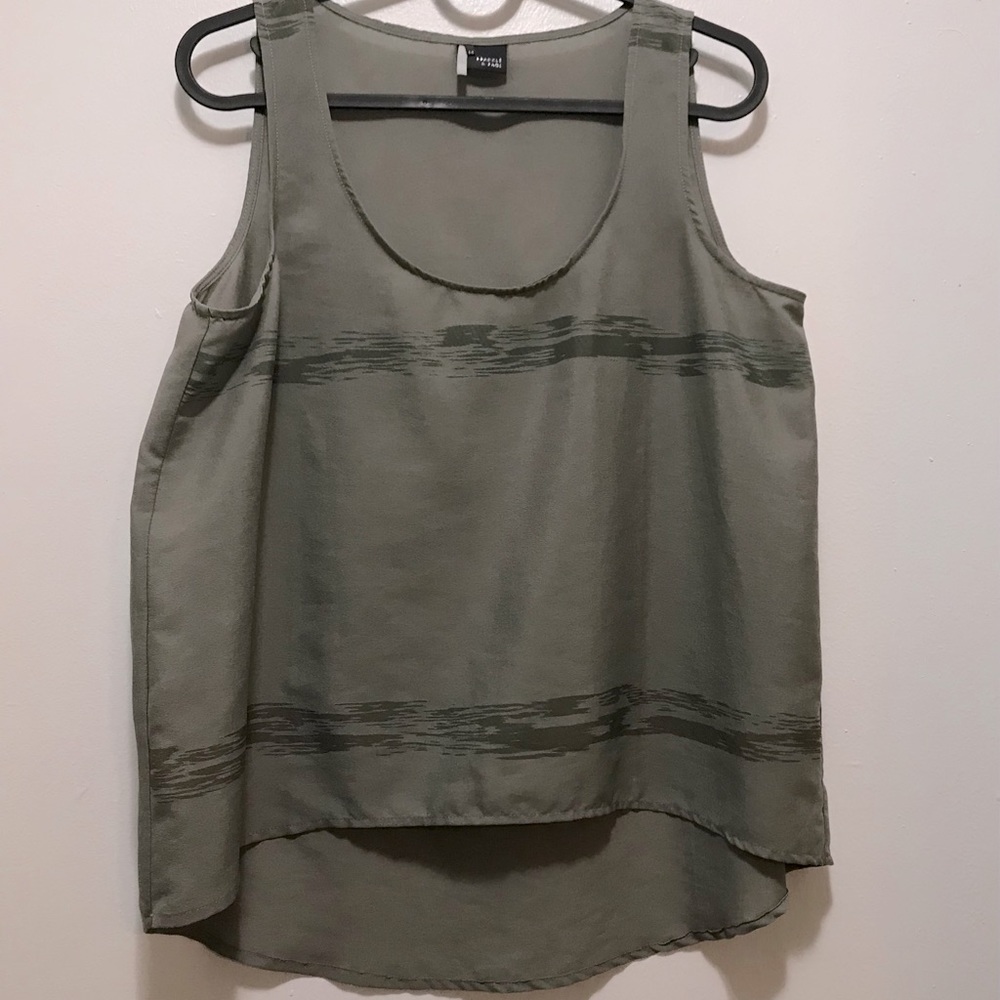 Sparkle and Fade green sleeveless top size medium